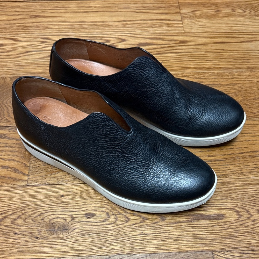 Gentle Souls, Kenneth Cole, Halden Black Pebbled Leather Slip-On Shoes, Size 10